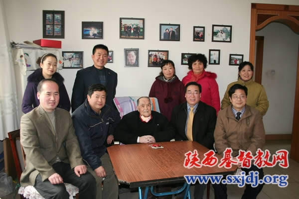 省两会负责人春节前看望教会老前辈,关心基层教牧同工(图4)