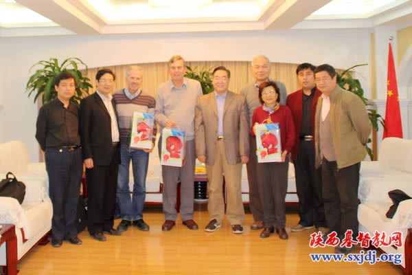 省基督教两会接待挪威圣约教会高卫格牧师一行(图3)