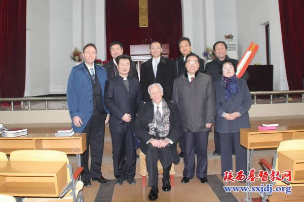 美国葛培理布道会副总裁亨利•霍利牧师一行来我省访问(图7)