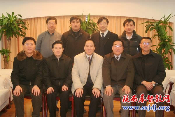 省政协副主席、省委统战部部长周一波一行来我会走访慰问(图4)