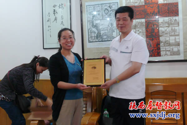 广东协和神学院本科班毕业生一行访问陕西圣经学校