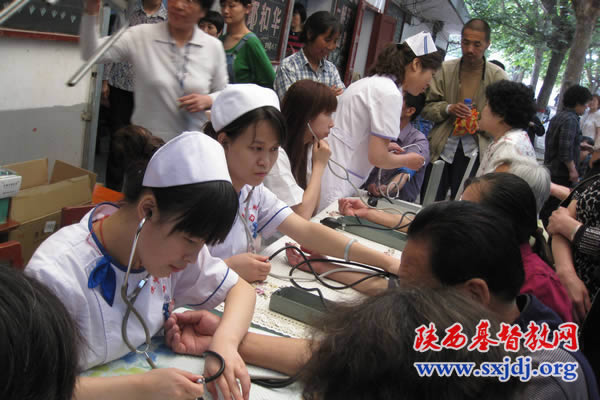 英国圣经公会一行访问陕西教会(图4)