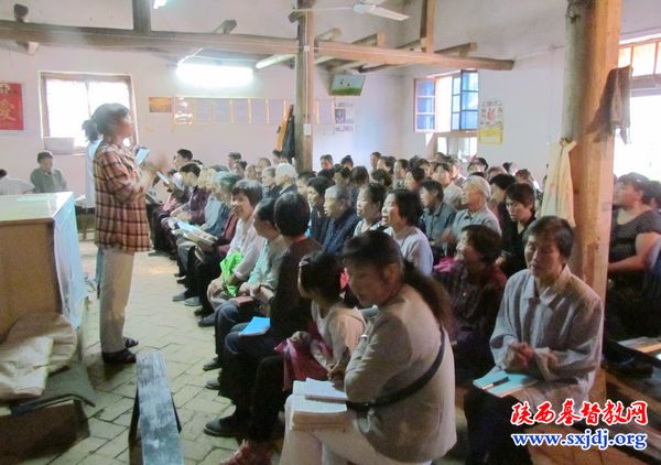 商州区闫村教会举办《圣经》识字班