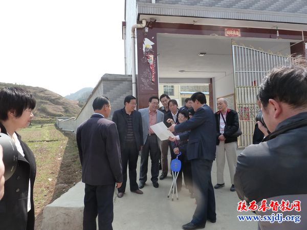 香港吕明才基金会黄吕英玲女士一行来访