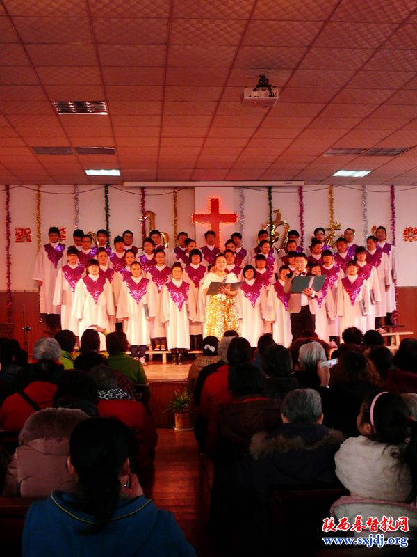 陕西圣经学校举办“耶稣——生命的光”圣诞崇拜汇演(图2)