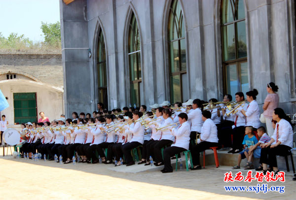 这殿后来的荣耀必大过先前的荣耀(图2)