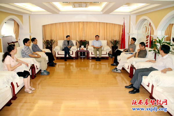 韩国上道中央教会朴逢洙牧师一行访问我省教会