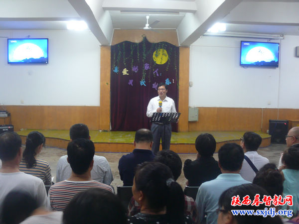 相逢在圣山  月圆在圣校