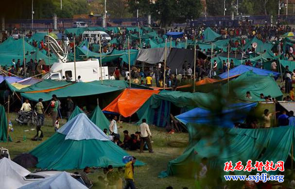 为尼泊尔、西藏地震灾区的人们祈福(图2)