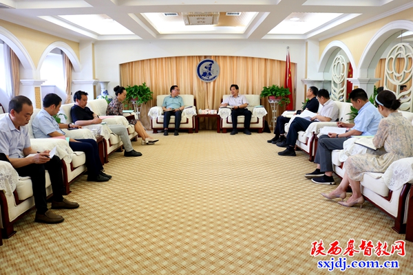 省人大常委会民宗侨外工委主任文引学到我会走访调研