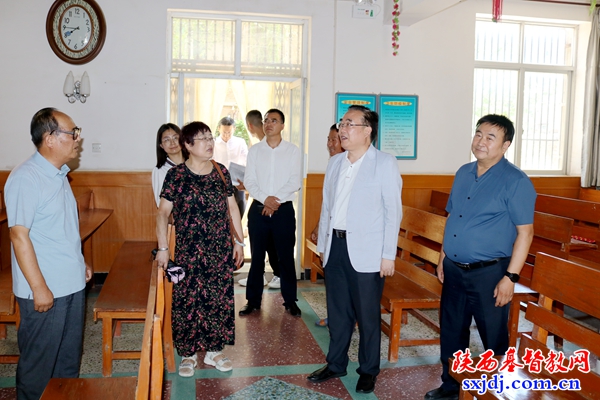 省基督教两会主席、会长王俊牧师深入咸阳市基层堂点走访调研