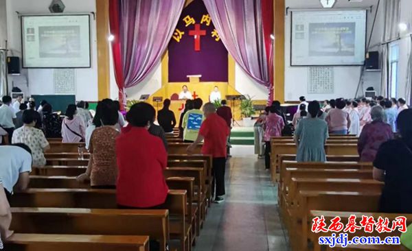 高陵区基督教两会组织开展“纪念中国人民抗日战争暨世界反法西斯战争胜利 78周年”和平祈祷活动