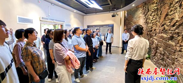 陕西圣经学校师生赴爱国主义教育基地开展实地教学