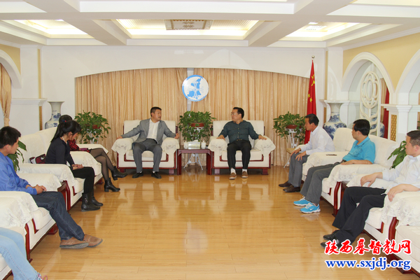 洛南市宗教局领导拜会省基督教两会(图1)
