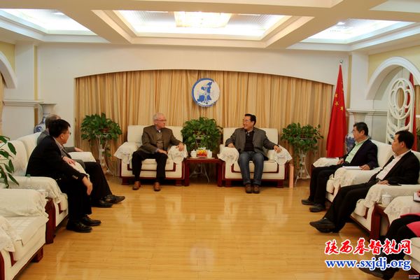 美国国际基甸会一行三人访问我省教会