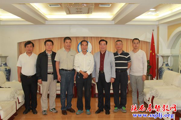 省反邪教协会常务副理事长任建斌走访省基督教两会(图2)