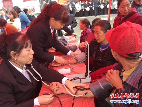 韩城市基督教中片“慈善爱心奉献”及“反邪教宣传”活动(图2)