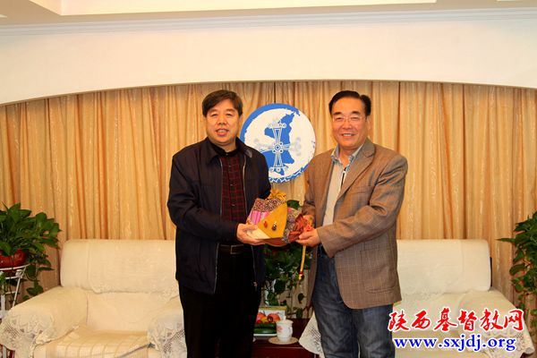 云南基督教协会会长靖玖玮牧师一行访问我会(图1)