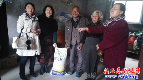 慈善公益活动，我们在路上