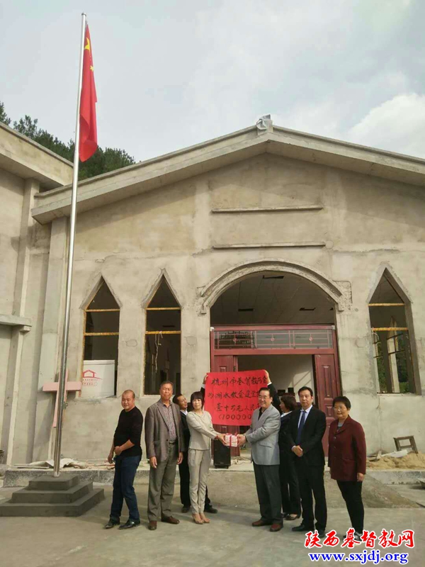 省基督教两会国庆送温暖(图1)