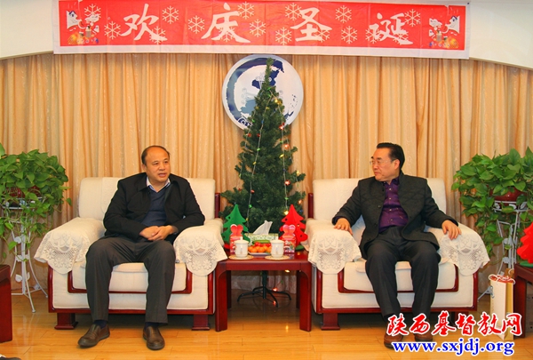 省政协民族和宗教委员会副主任刘俊庆前来我会祝贺圣诞节(图1)