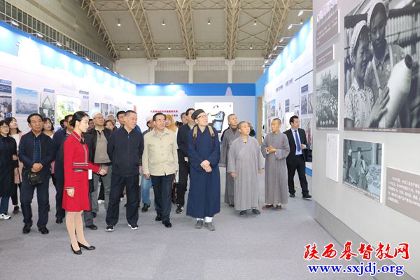 省基督教两会同工参观陕西省庆祝中华人民共和国成立70周年成就展(图2)