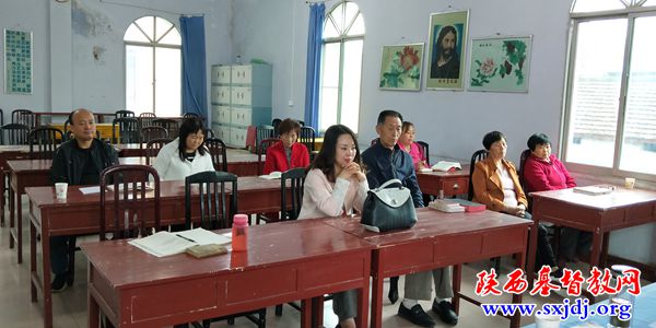 城固县基督教三自爱国会举办“纪念中国基督教三自爱国运动发起70周年暨基督教中国化研讨会”(图2)