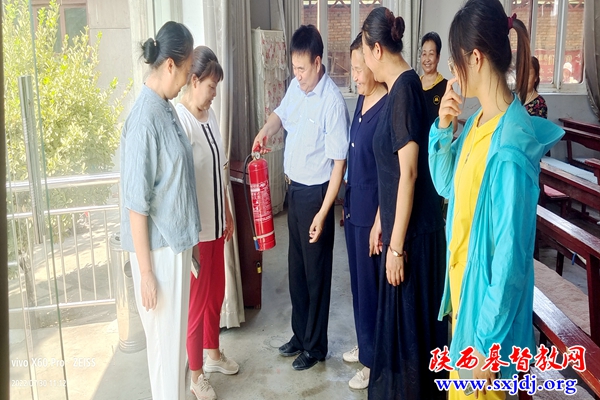 泾阳县基督教两会深入基层堂点开展检查工作(图2)