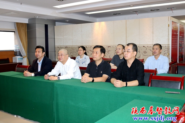 省基督教两会组织驻会同工观看爱国主义题材影片(图2)